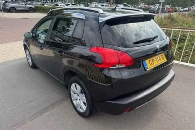 Peugeot 2008 (2015) thumbnail 3