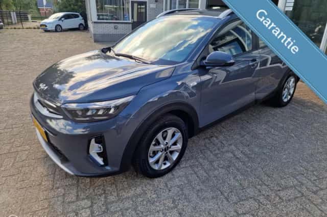 Kia Stonic (2023) thumbnail 5
