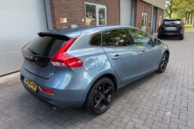 Volvo V40 (2013) thumbnail 3