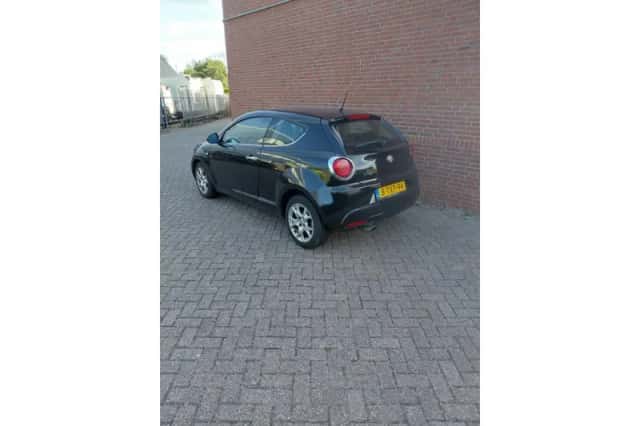 Alfa Romeo MiTo (2011) thumbnail 3