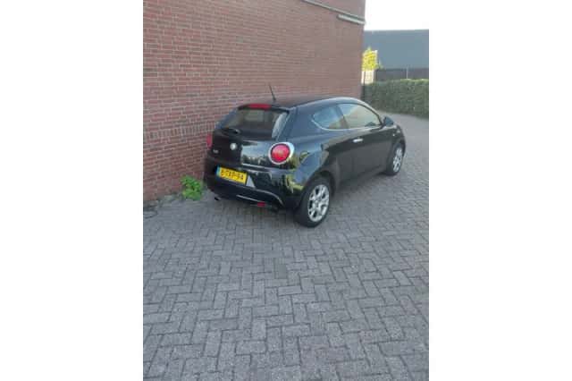 Alfa Romeo MiTo (2011) thumbnail 4