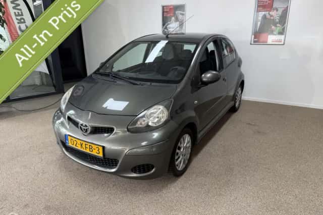 Toyota Aygo (2009) thumbnail 1