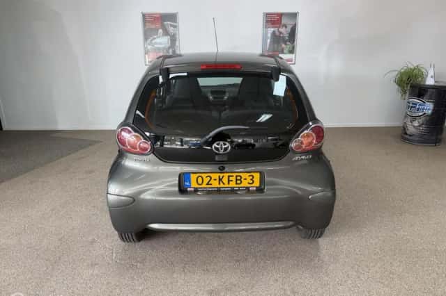 Toyota Aygo (2009) thumbnail 5