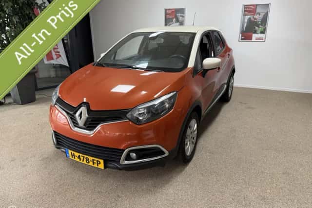 Renault Captur (2015) thumbnail 1
