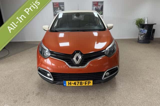 Renault Captur (2015) thumbnail 2
