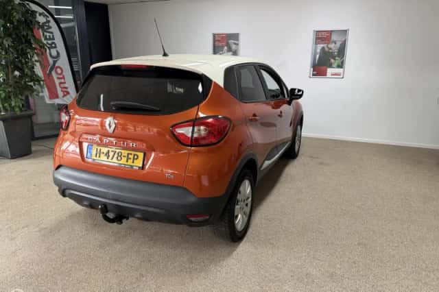 Renault Captur (2015) thumbnail 4