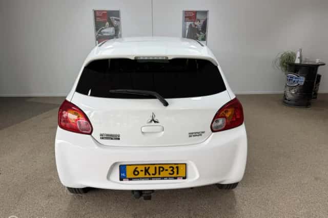 Mitsubishi Space Star (2013) thumbnail 5