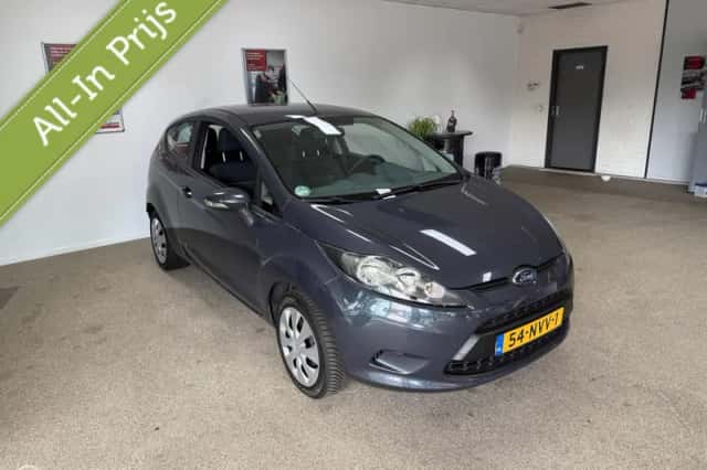 Ford Fiesta (2010) thumbnail 3