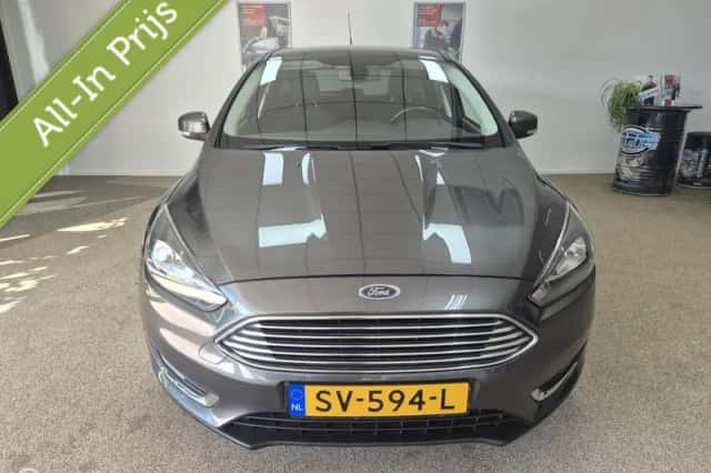 Ford Focus (2016) thumbnail 2