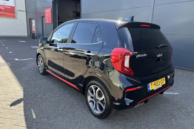 Kia Picanto (2023) thumbnail 3