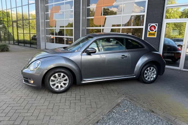 Volkswagen Beetle (2013) thumbnail 3