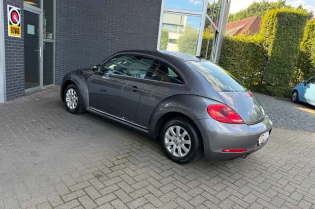 Volkswagen Beetle (2013) thumbnail 5