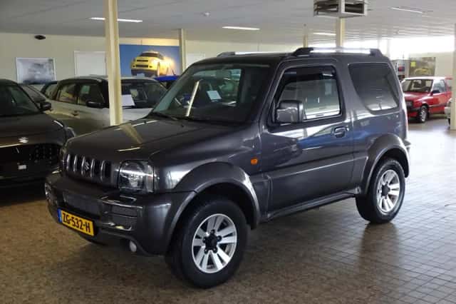 Suzuki Jimny (2011) thumbnail 1