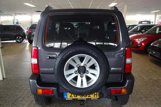 Suzuki Jimny (2011) thumbnail 2