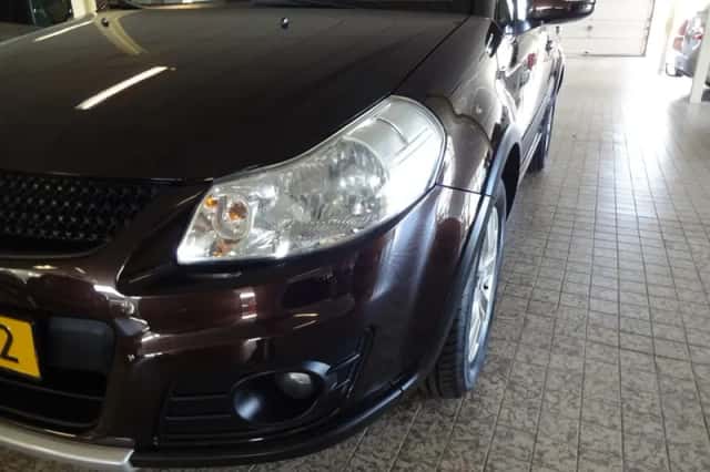 Suzuki SX4 (2012) thumbnail 6