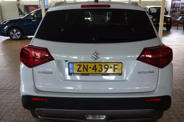 Suzuki Vitara (2019) thumbnail 2
