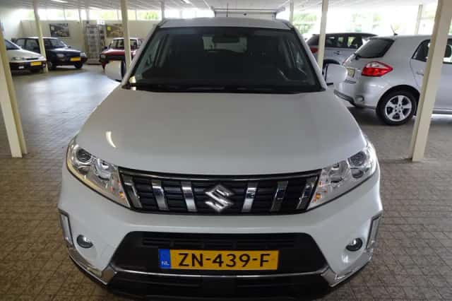 Suzuki Vitara (2019) thumbnail 5