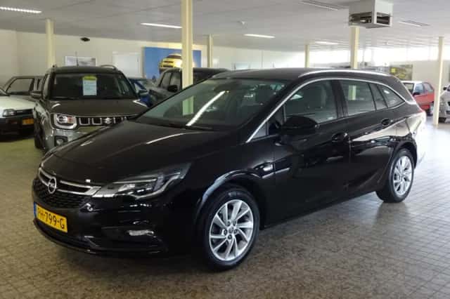 Opel Astra (2017) thumbnail 1