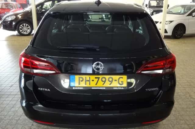 Opel Astra (2017) thumbnail 2