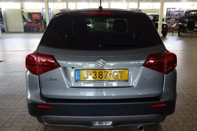 Suzuki Vitara (2020) thumbnail 2