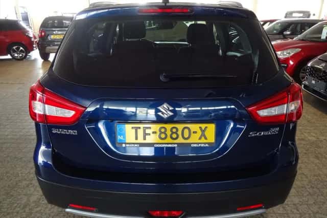 Suzuki S-Cross (2018) thumbnail 2