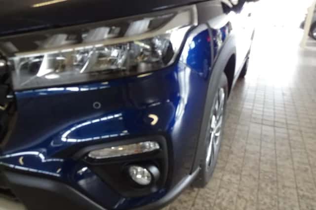 Suzuki S-Cross (2022) thumbnail 6