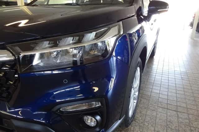 Suzuki S-Cross (2025) thumbnail 6