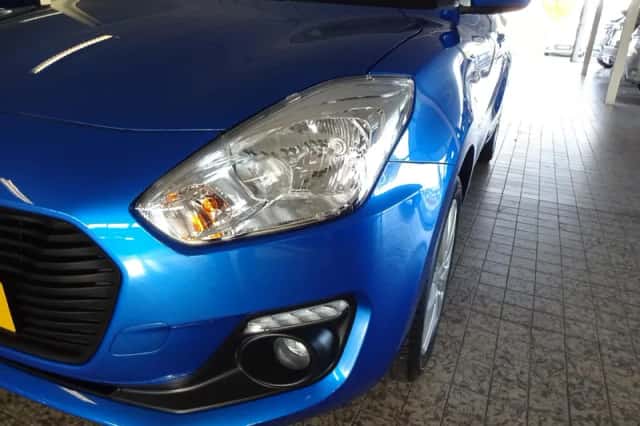 Suzuki Swift (2019) thumbnail 4
