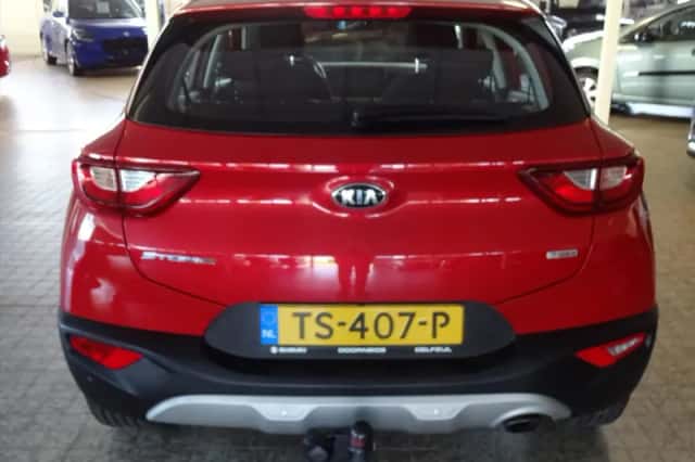 Kia Stonic (2018) thumbnail 2