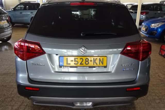 Suzuki Vitara (2021) thumbnail 2