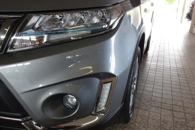 Suzuki Vitara (2021) thumbnail 5