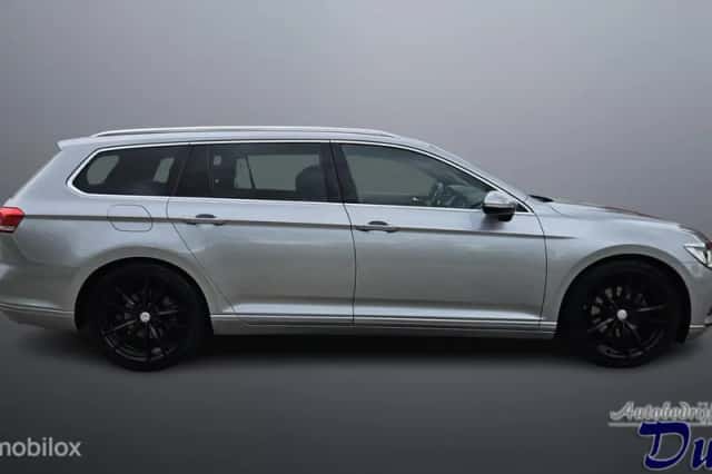 Volkswagen Passat (2019) thumbnail 4