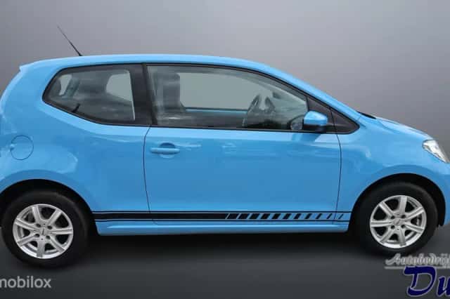 Volkswagen Up! (2019) thumbnail 4