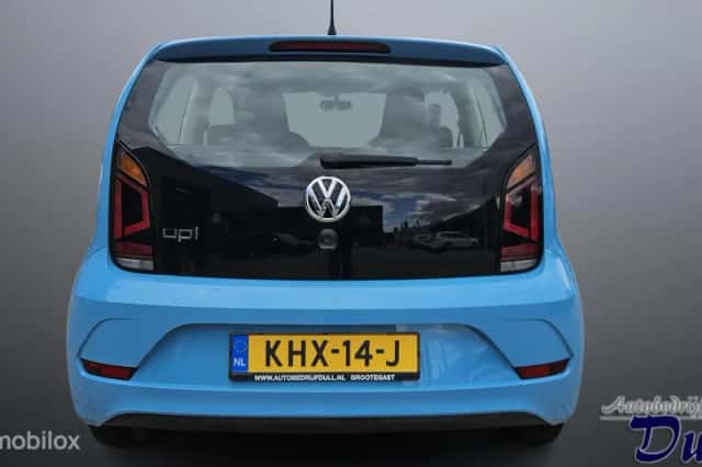 Volkswagen Up! (2019) thumbnail 6