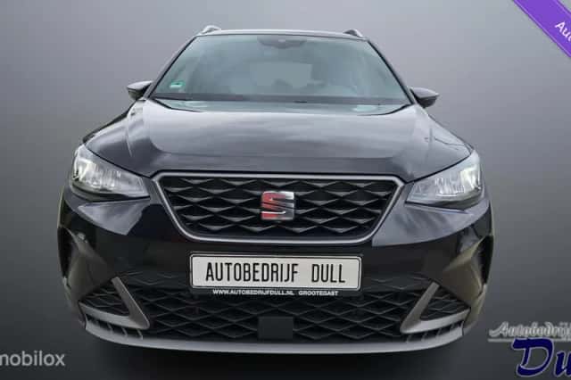SEAT Arona (2025) thumbnail 3