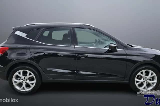 SEAT Arona (2025) thumbnail 4