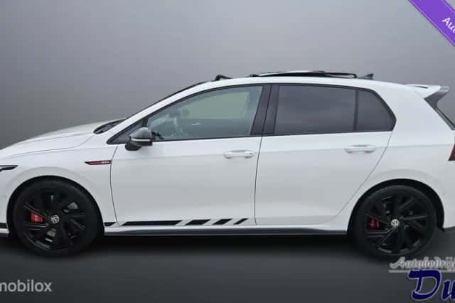Volkswagen Golf (2022) thumbnail 2