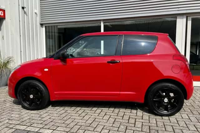 Suzuki Swift (2008) thumbnail 2
