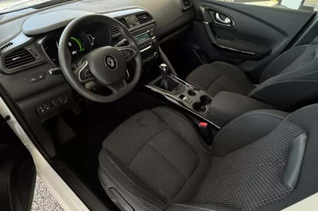 Renault Kadjar (2018) thumbnail 4
