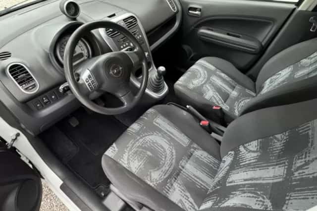 Opel Agila (2012) thumbnail 4