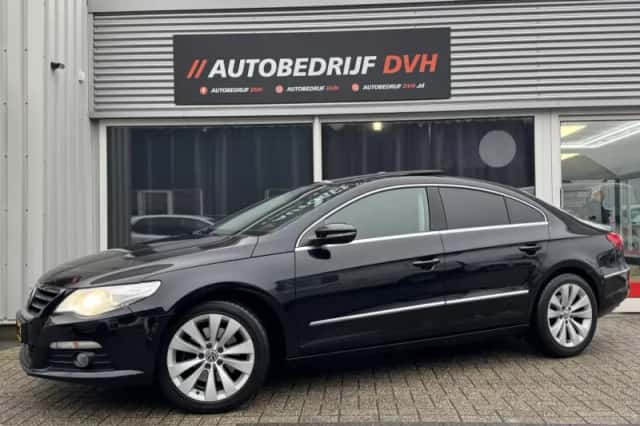 Volkswagen Passat (2010) thumbnail 1