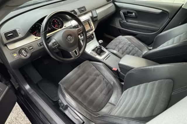 Volkswagen Passat (2010) thumbnail 4