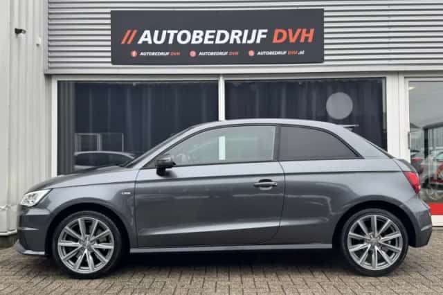 Audi A1 (2015) thumbnail 2