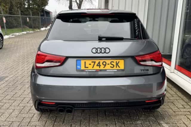Audi A1 (2015) thumbnail 3