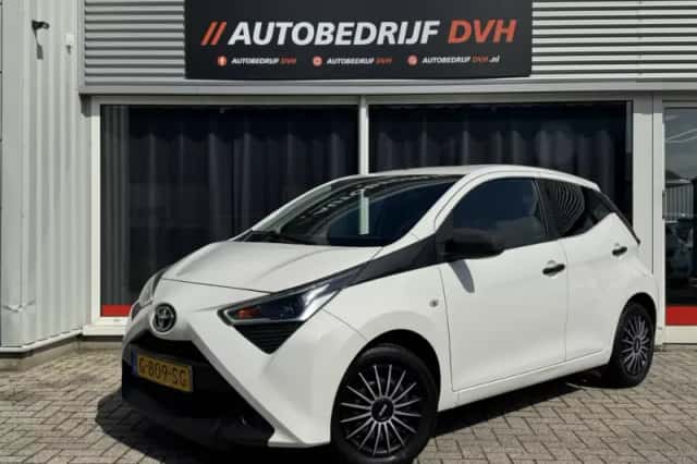 Toyota Aygo (2019) thumbnail 1
