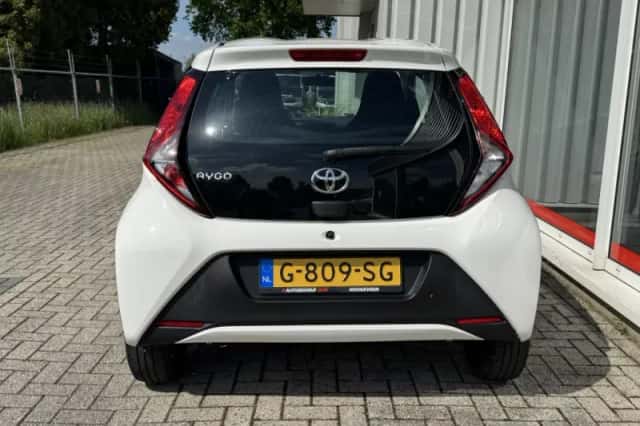 Toyota Aygo (2019) thumbnail 3
