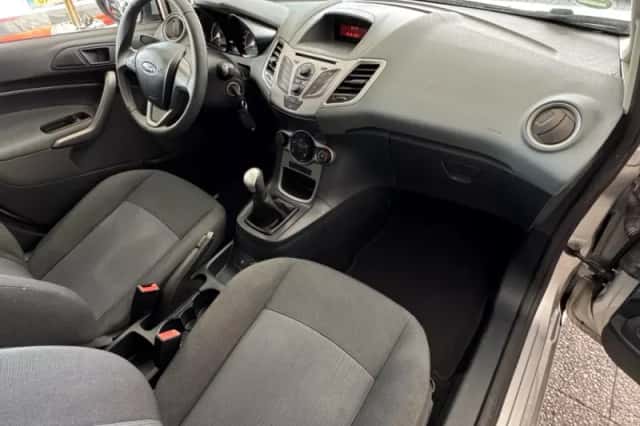 Ford Fiesta (2011) thumbnail 5