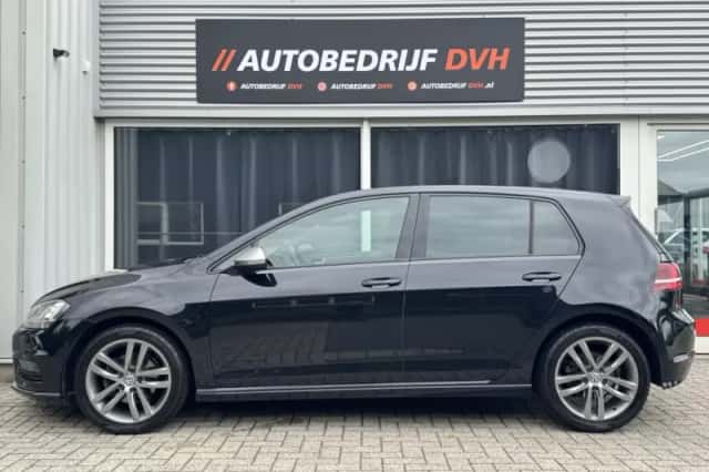 Volkswagen Golf (2014) thumbnail 2