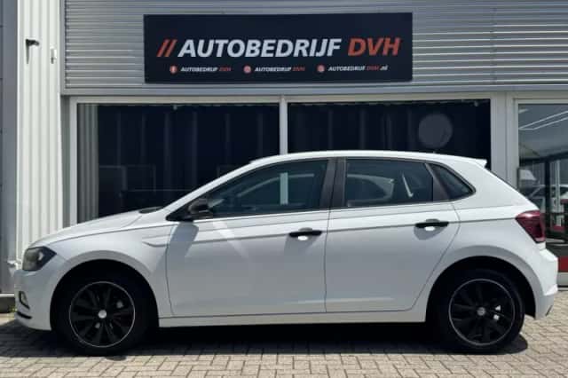 Volkswagen Polo (2018) thumbnail 2