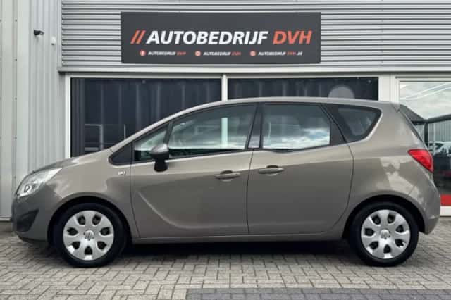 Opel Meriva (2012) thumbnail 2